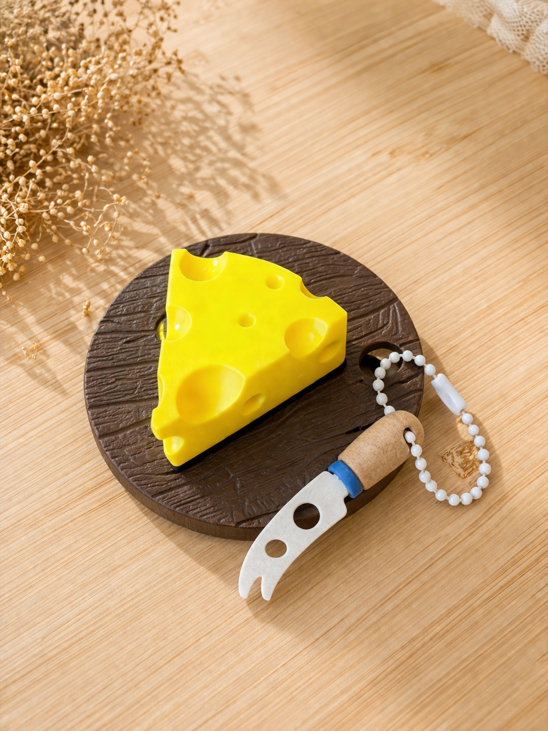 Cheese Clicker Keychain – ASMR Fidget Toy, Stress Relief, Hard Clicker
